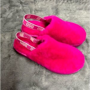 UGG Fluff Yeah Clogs - Size 5 Kids (equivalent to Womens size 7). New in Box.